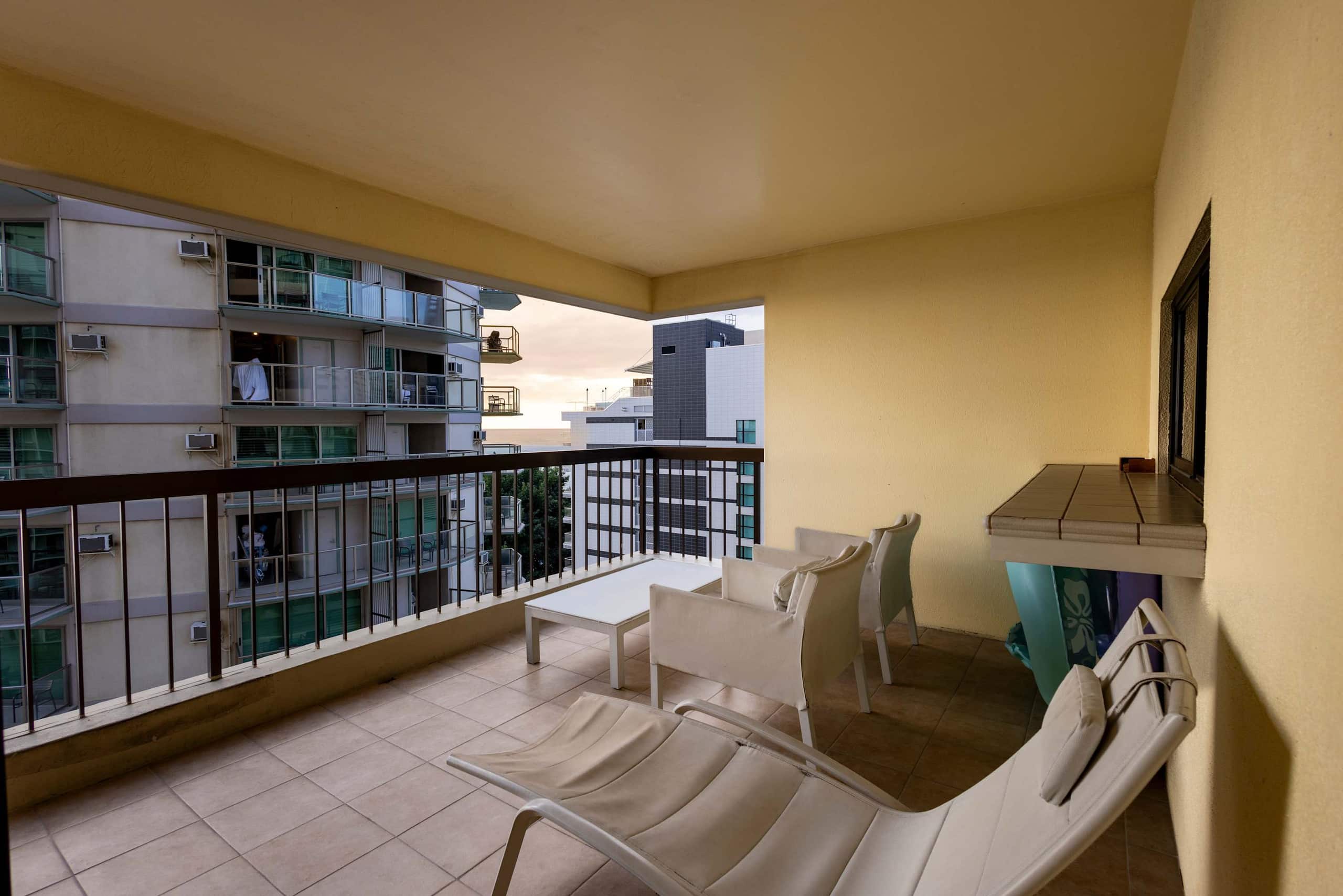 Steps to Waikiki Beach! | Ocean View Balcony - Image 14