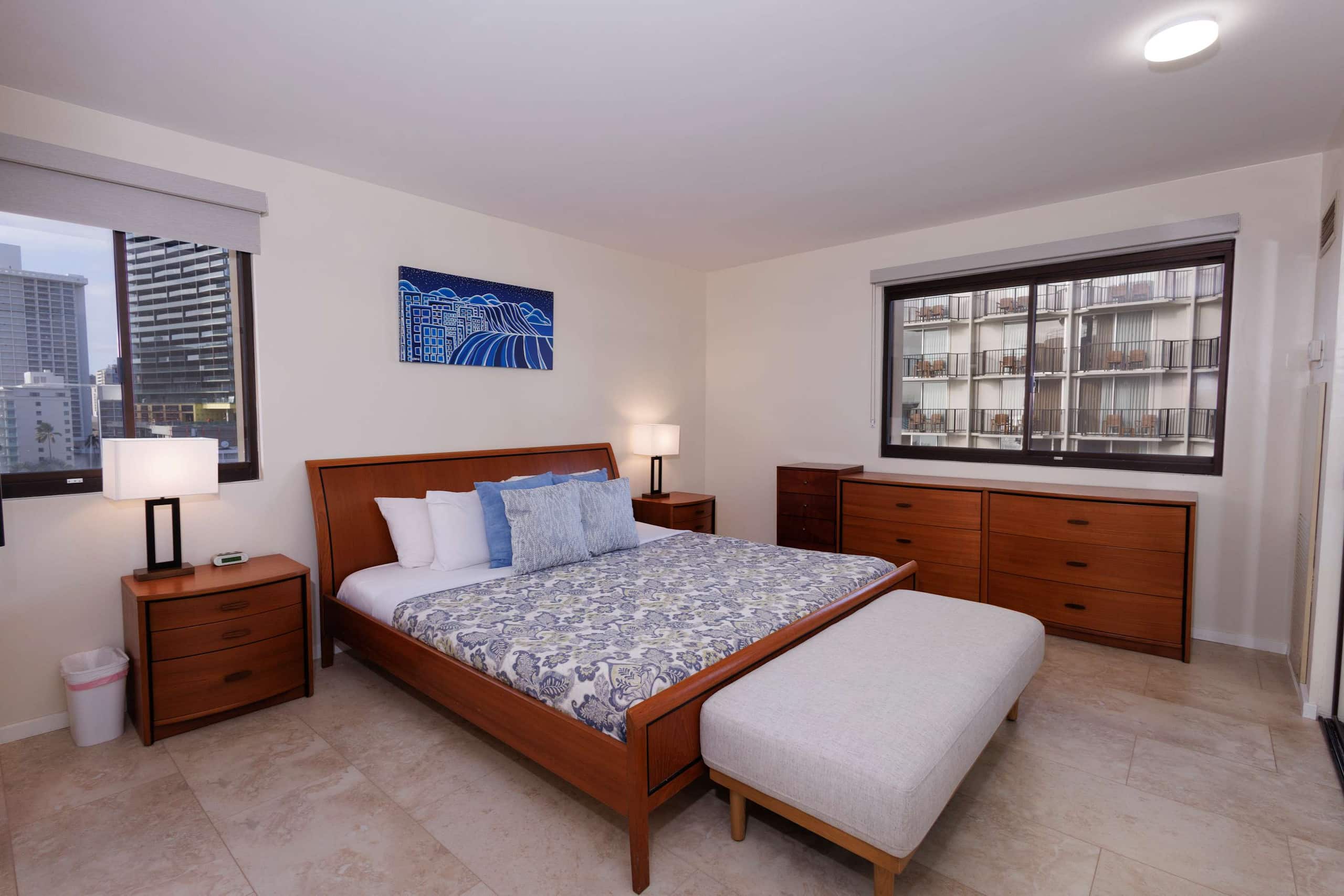 Steps to Waikiki Beach! | Ocean View Balcony - Image 17