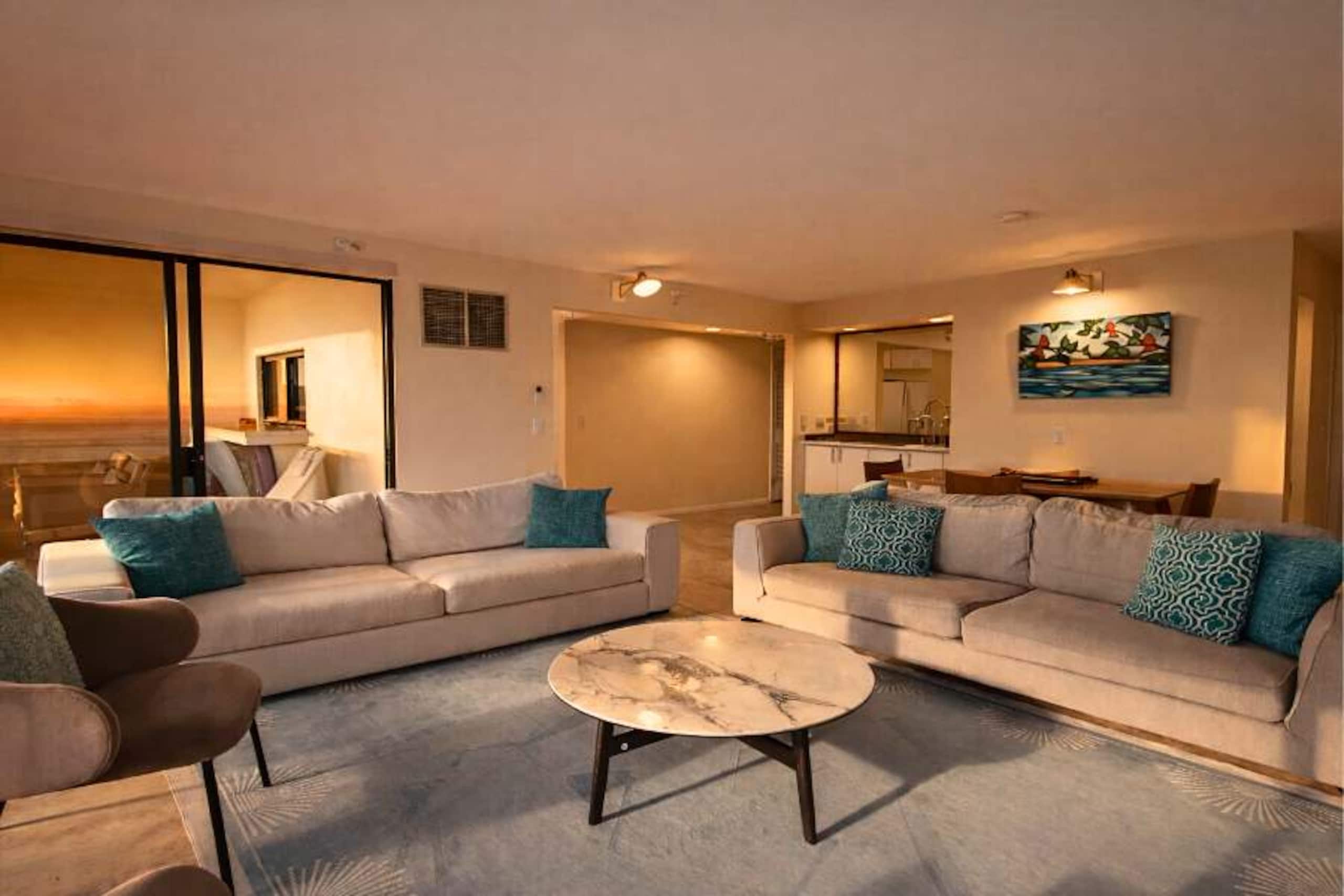 Steps to Waikiki Beach! | Ocean View Balcony - Image 2