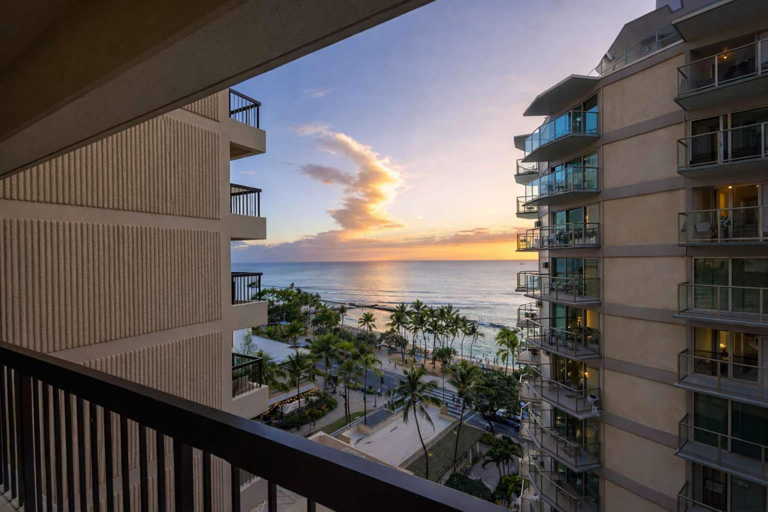 Steps to Waikiki Beach! | Ocean View Balcony - Image 7