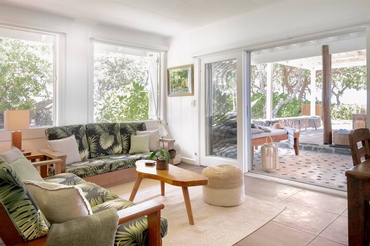 Seaside Cottage – The beach is your front yard! gallery image 4