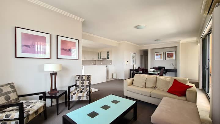 Stylish 2 Bedroom In Cbd Parramatta - Parramatta