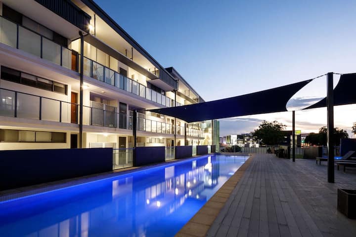 Cbd 2br  Pool, Gym & Walk To Stadium - Townsville