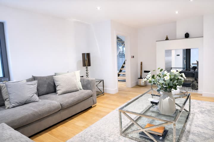 Garnet;  3br Large Home, Nr Raf, Pet Friendly - Newmarket, UK