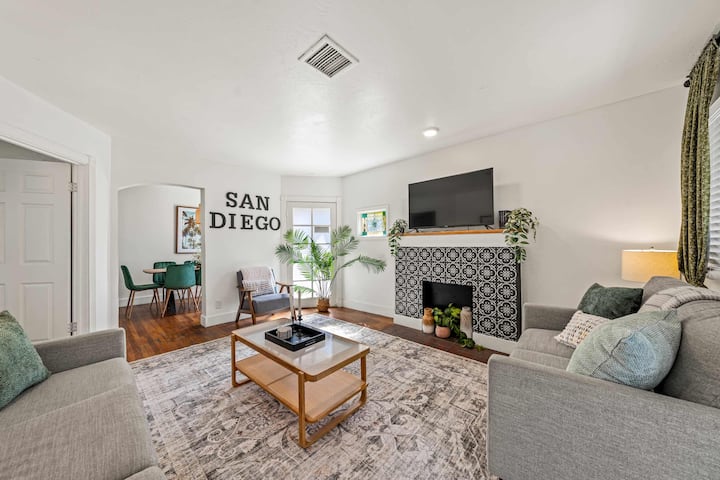 Cozy Bungalow W/parking - San Diego, CA