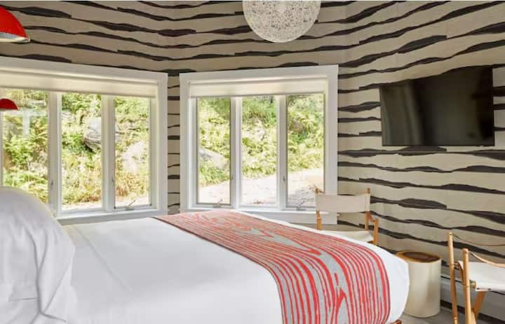 Boutique Room Near Sunset Hill Hiking Trails - Stowe, VT