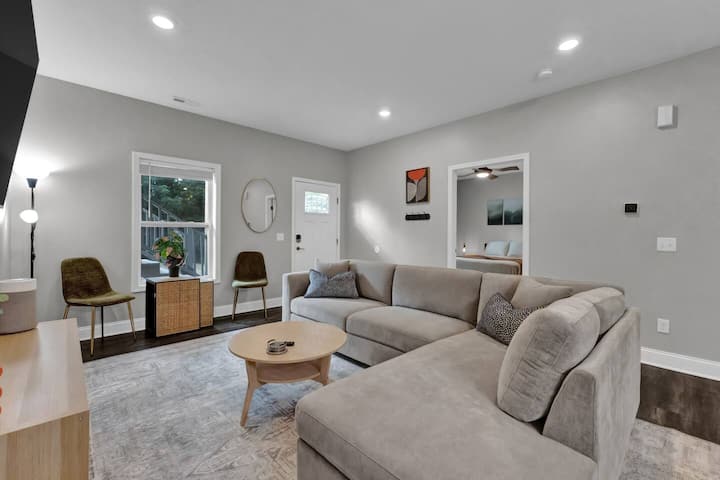 Sun Valley Flats | No Steps - Saint Joseph, MO