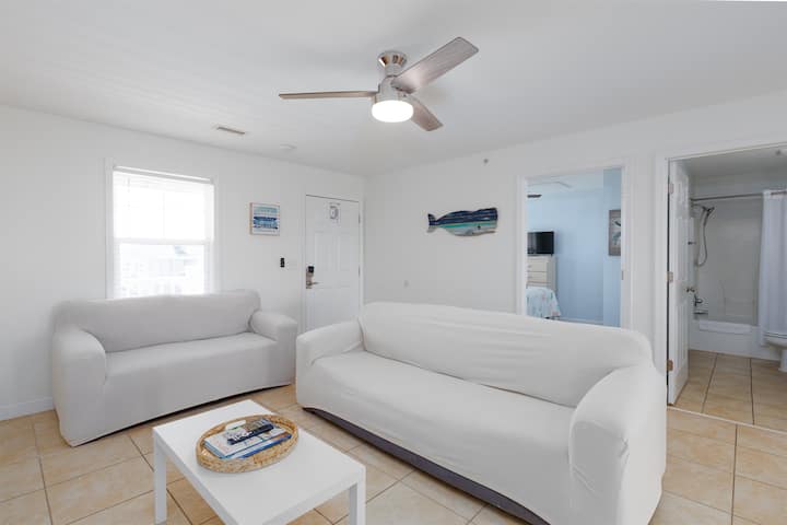 Surf City Sunrise Vista Suite -Pool-elevator-beach - Surf City, NC