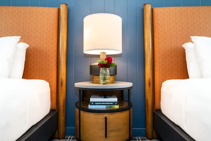 Relax In Alpine Room Near Mammoth Ski Trips - Mammoth Lakes, CA