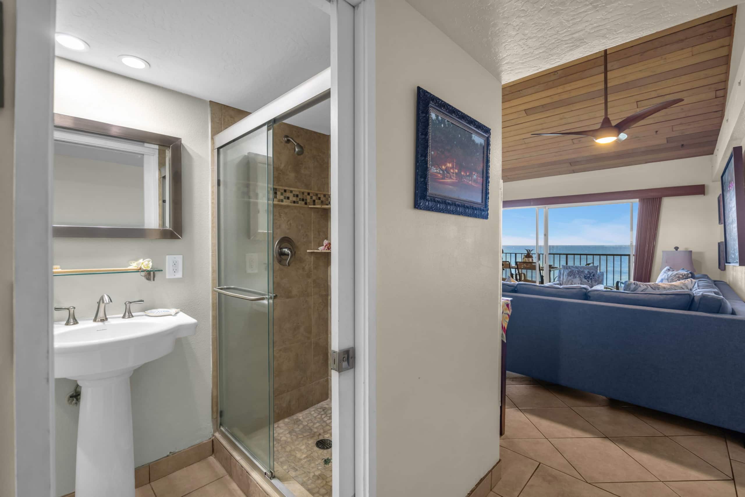Condo in Lahaina · ★4.67 · 2 bedrooms · 4 beds · 2 baths - Image 32
