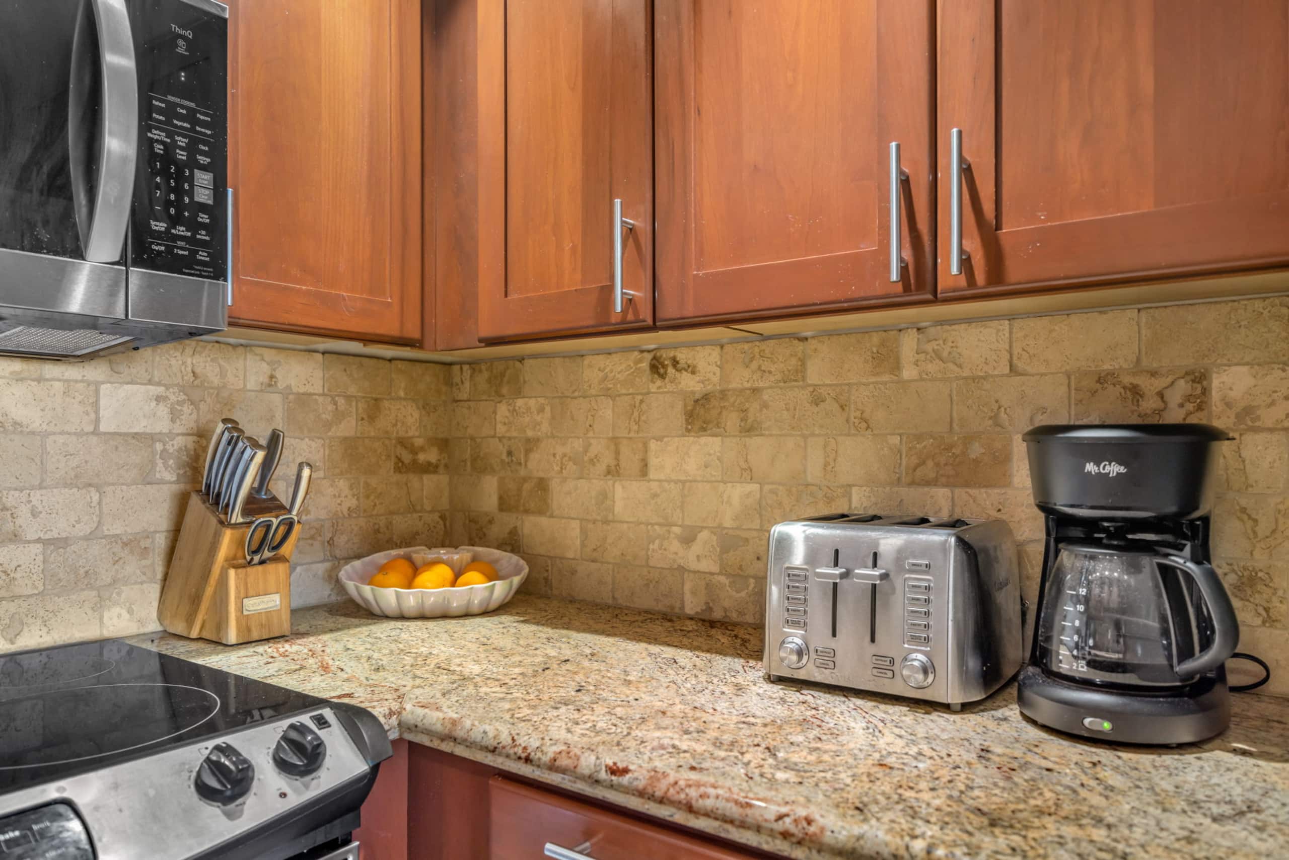 Condo in Lahaina · ★4.67 · 2 bedrooms · 4 beds · 2 baths - Image 23
