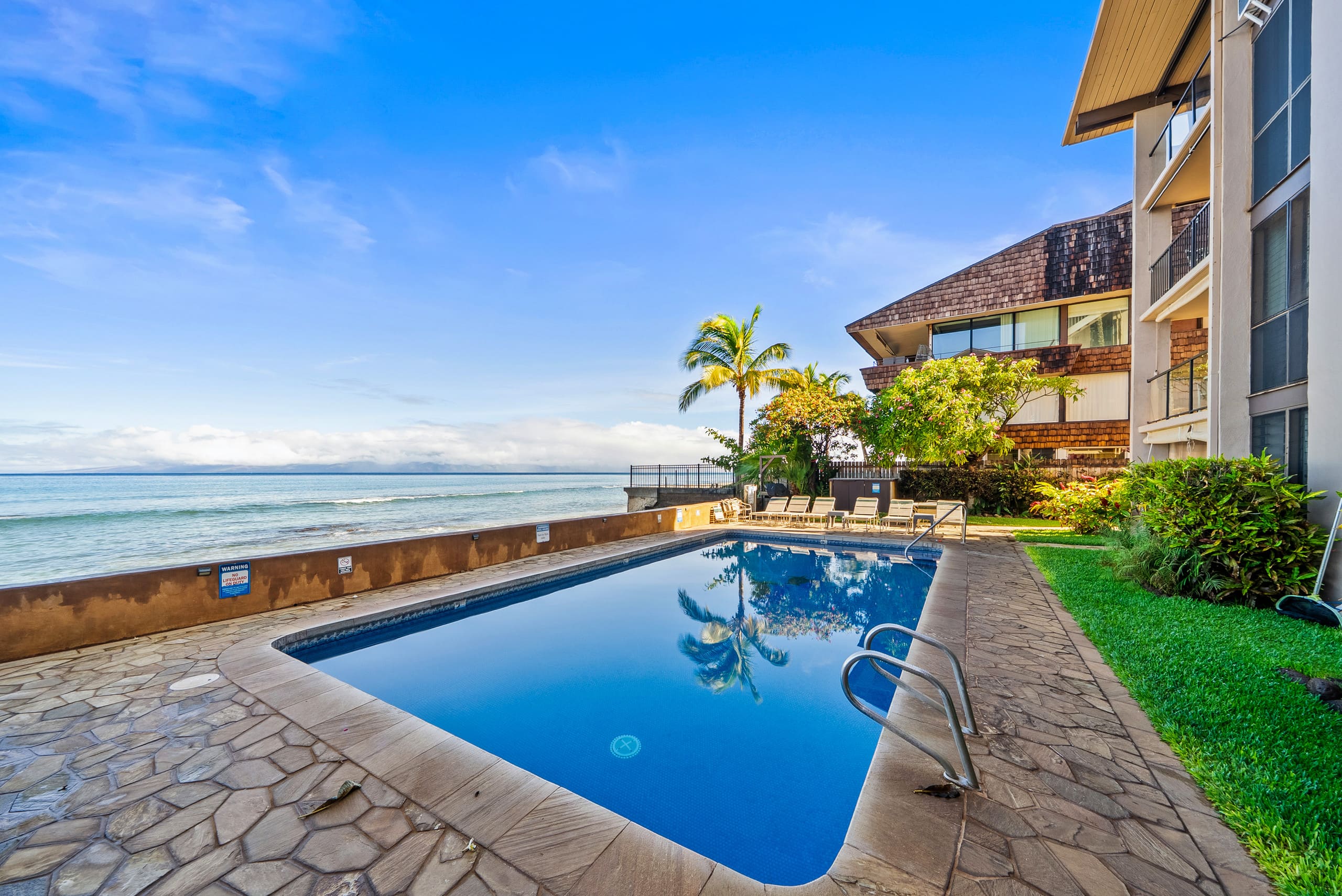 Condo in Lahaina · ★4.67 · 2 bedrooms · 4 beds · 2 baths - Image 36