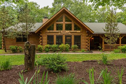 Premium Cabin, HotTub, Near Big Cedar, Car Charger