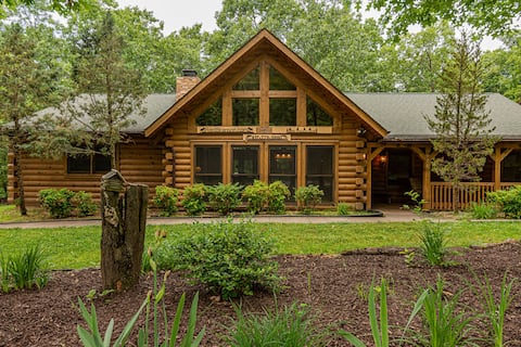 Premium Cabin, HotTub, Near Big Cedar, Car Charger