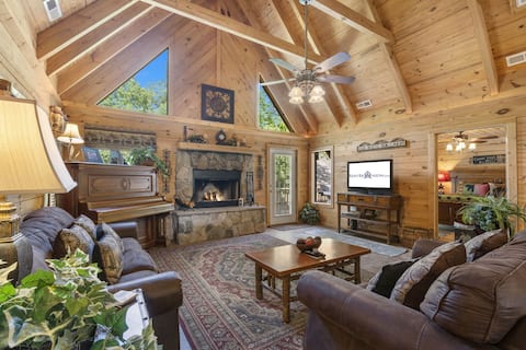 Premium Cabin, HotTub, Near Big Cedar, Piano