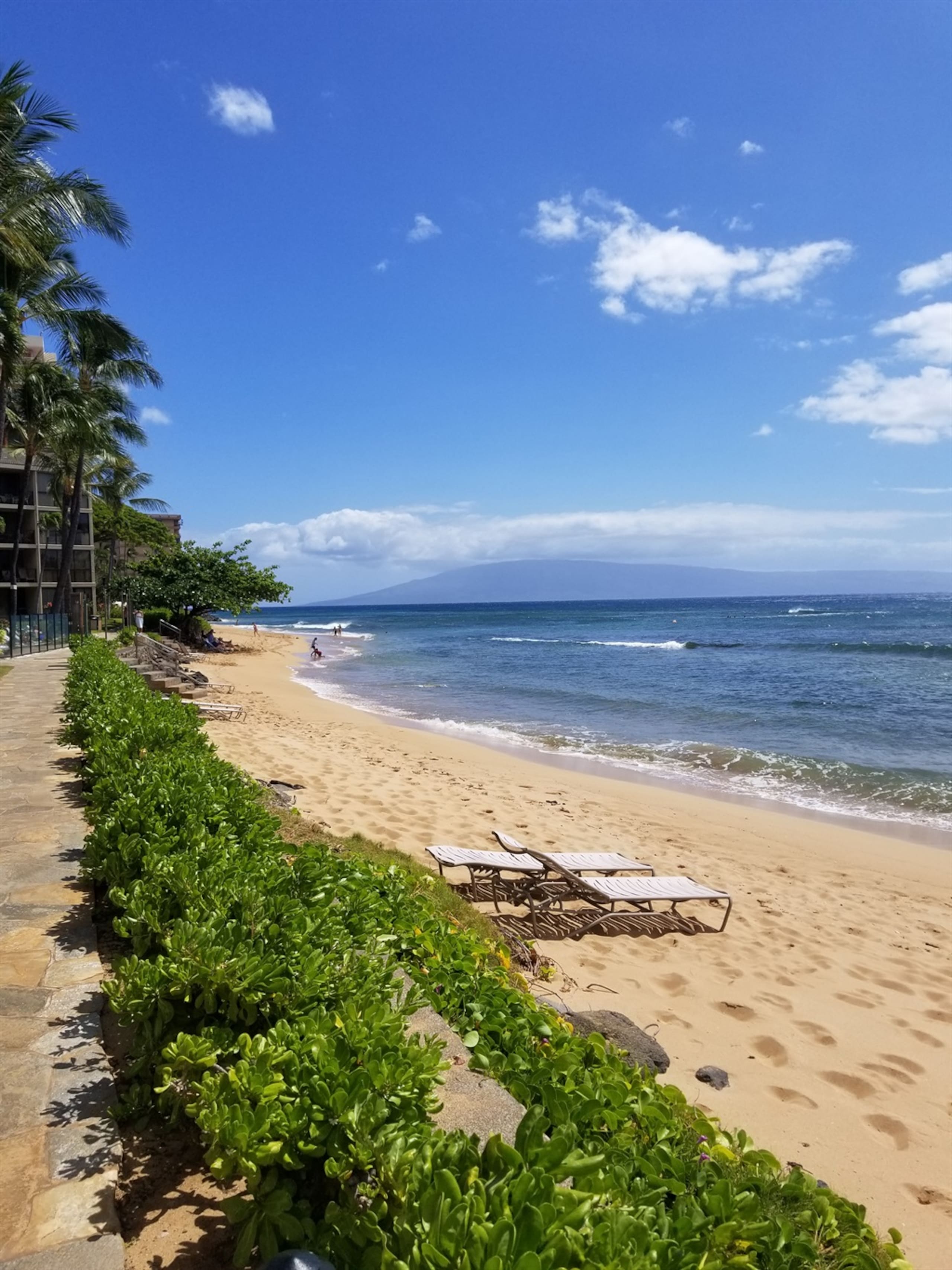 Condo in Lahaina · ★4.76 · 3 bedrooms · 7 beds · 3 private baths - Image 32