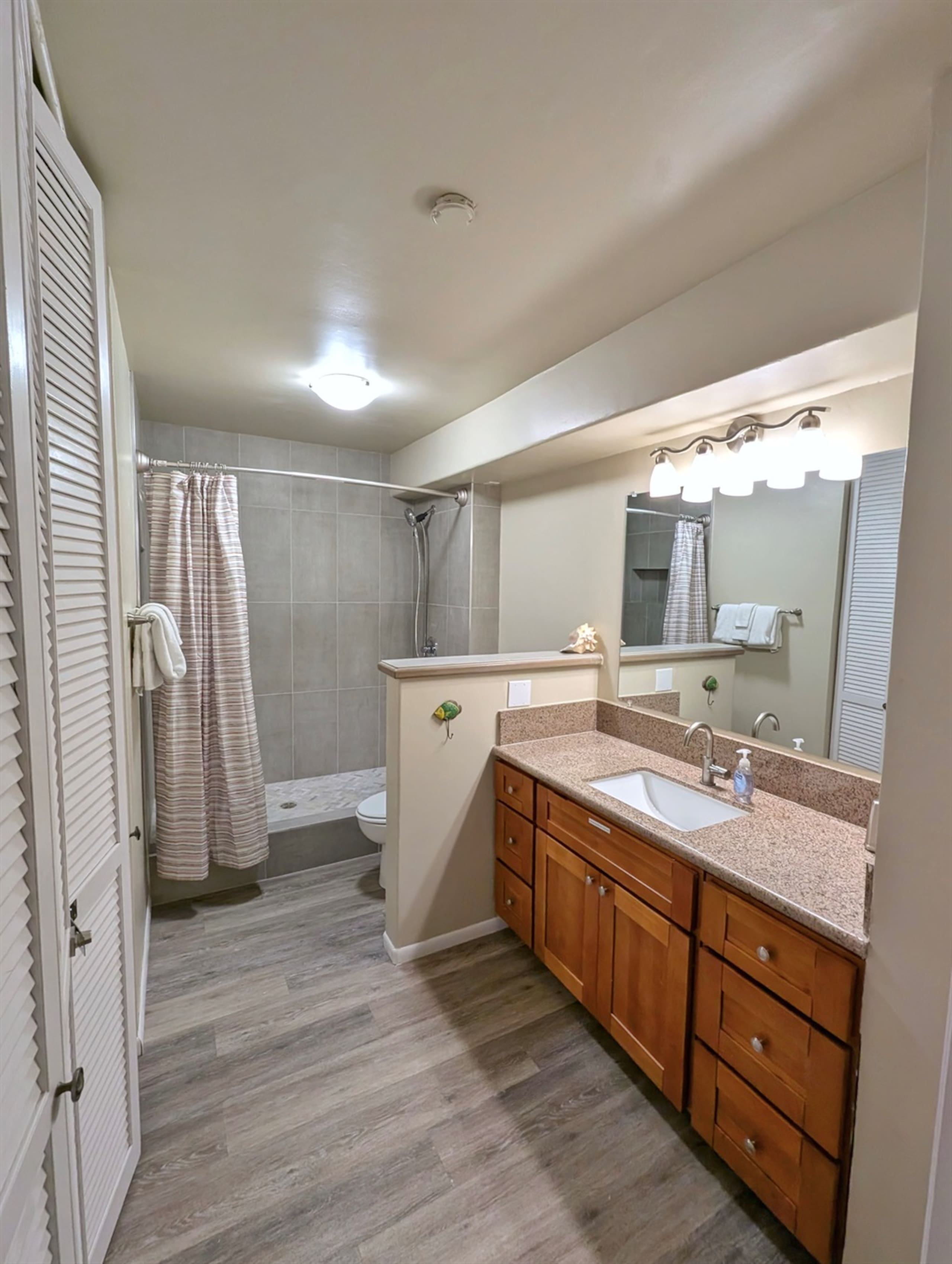 Condo in Lahaina · ★4.76 · 3 bedrooms · 7 beds · 3 private baths - Image 16