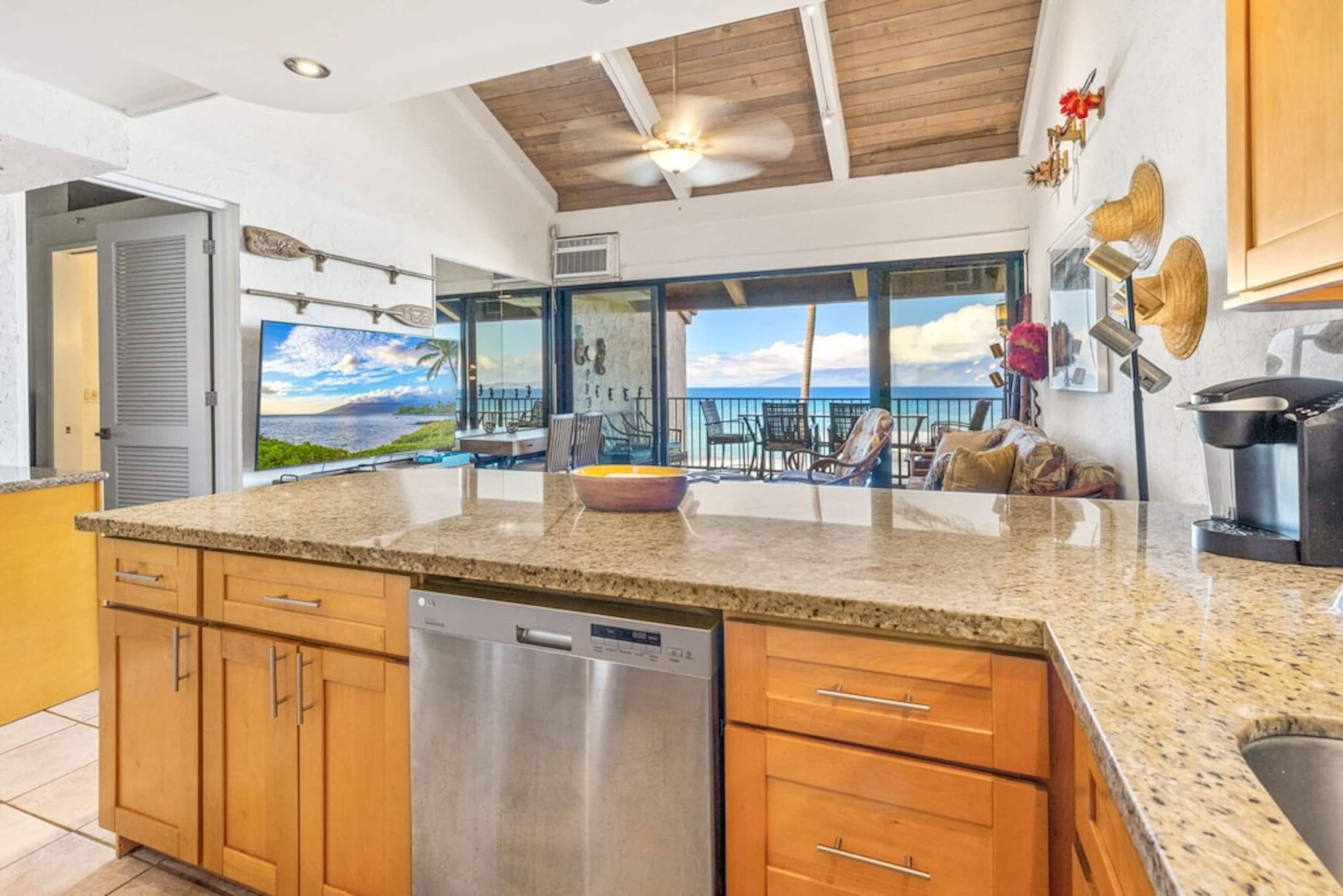 Condo in Lahaina · ★4.76 · 3 bedrooms · 7 beds · 3 private baths - Image 8
