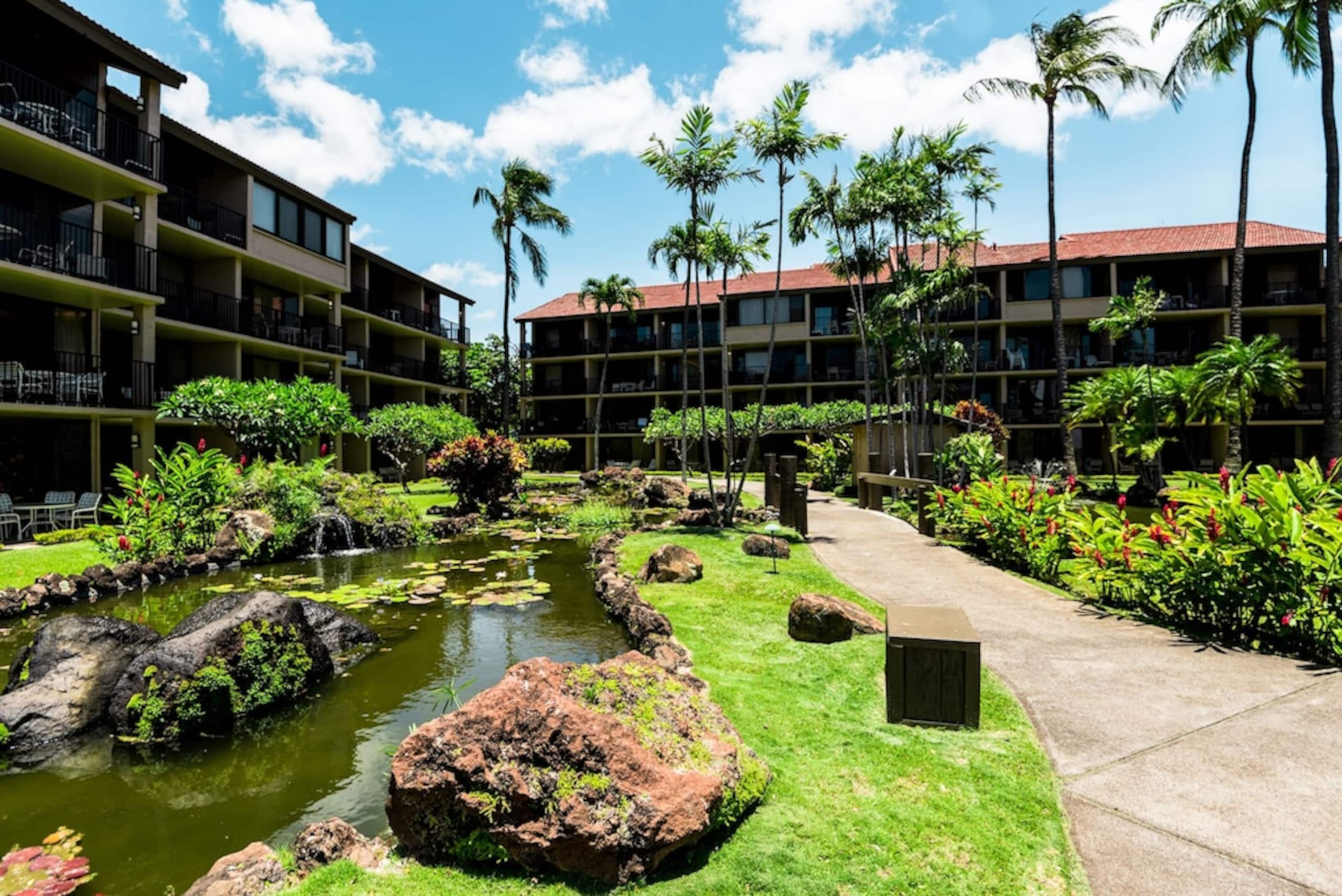 Condo in Lahaina · ★4.76 · 3 bedrooms · 7 beds · 3 private baths - Image 35