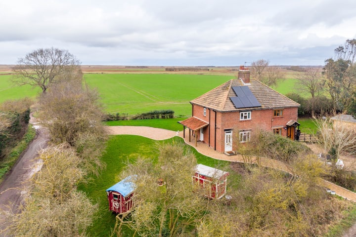 Crinkle Hill House | Sea | Sleeps 6 | Horsey - Sea Palling