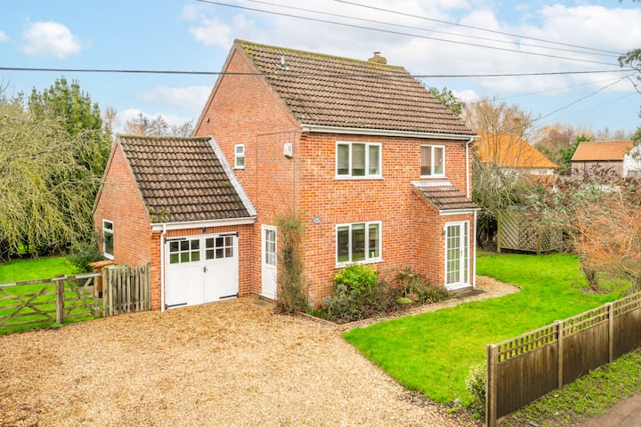 Watermeadow| Sleeps 5 | Parking | Garden | Dereham - Dereham
