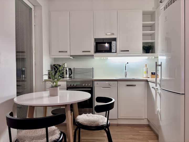 Borg Itsenäisyydenkatu | Large Studio · Queen Bed - Pori