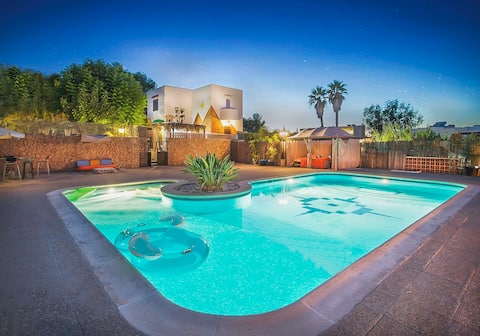 Villa walk to O beach / large pool / BBQ