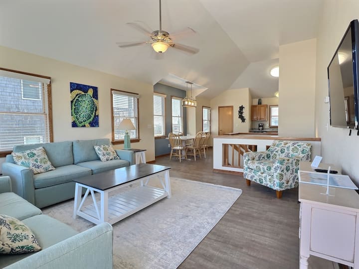 Sea Turtle- Oceanside Living- Resort Pool & Spa - Buxton, NC