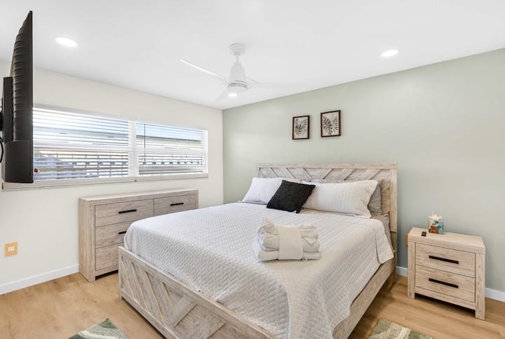 在专为舒适而设计的床上，轻松入睡，醒来时焕然一新。