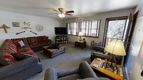 Ski View 6 - In town - On Main Street - WiFi -