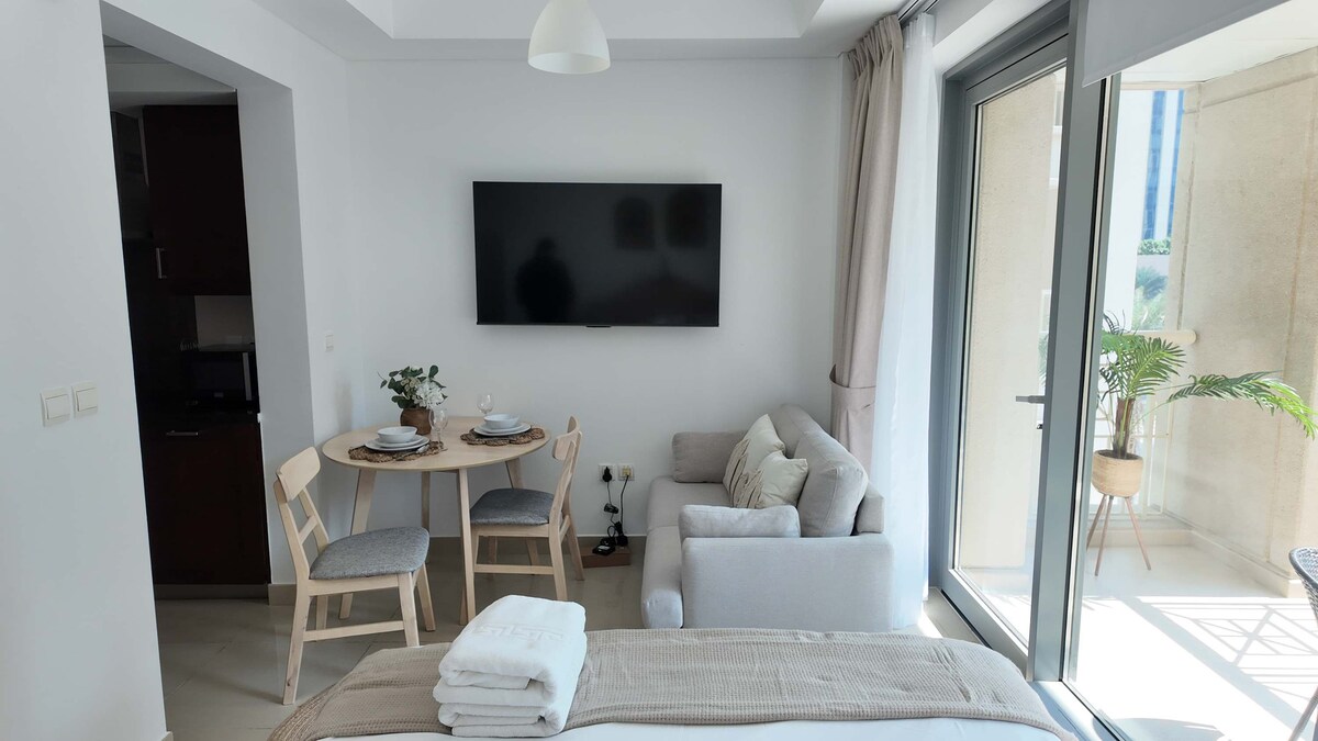 Studio Apartment · Burj Khalifa View · III 2