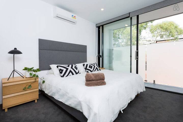 Lola Three Levels of Style with Rooftop Terrace gallery image 5