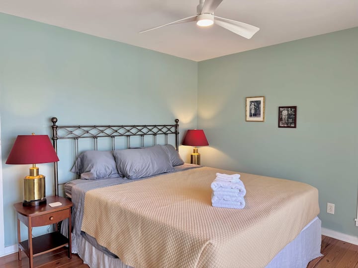 חדר שינה 1: מלך ראשי + טווין