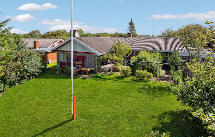 2 Bedroom Pet Friendly Home In Thisted - Klitmøller