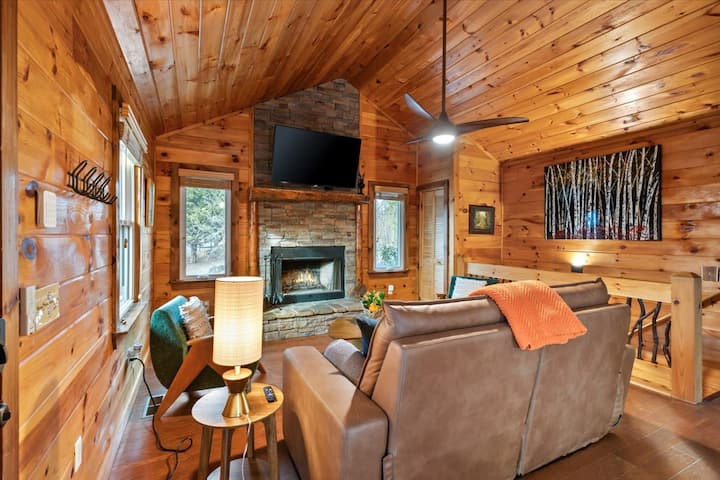 Twig Hollow-Hot tub, fire pit, dog friendly, view - Cabins for
