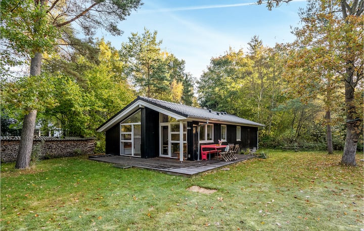 Awesome Home In Frederiksværk With Wifi - Dinamarca