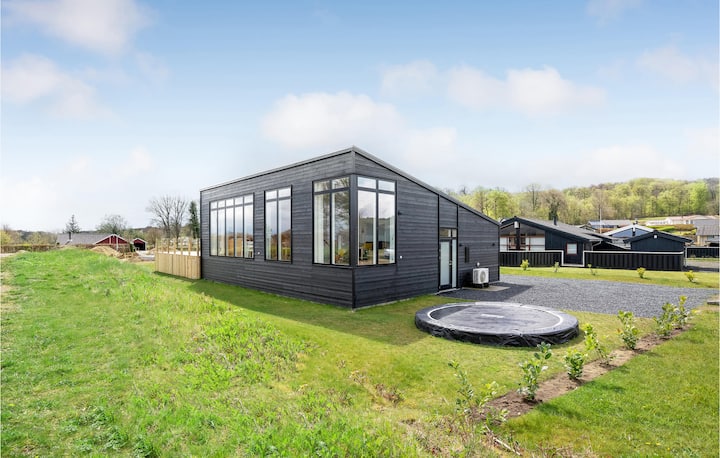 Amazing Home In Sjølund - Kolding