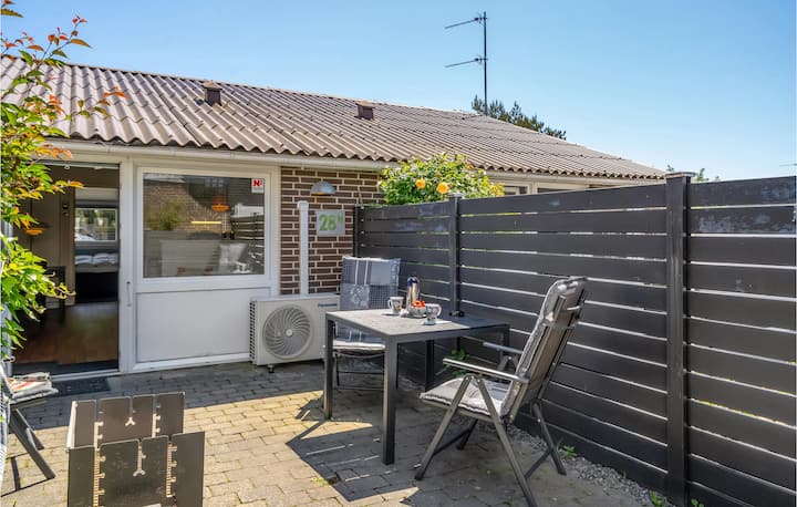 Cozy Apartment In Blåvand With Kitchen - Blåvand