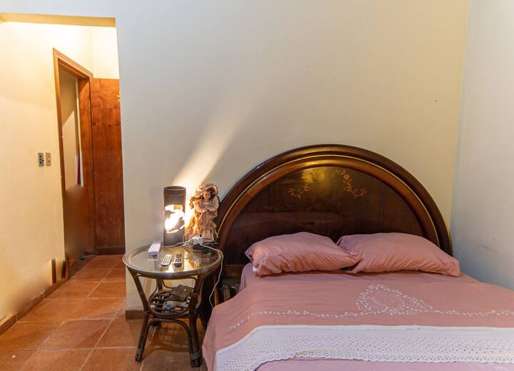 Cama confortável e convidativa