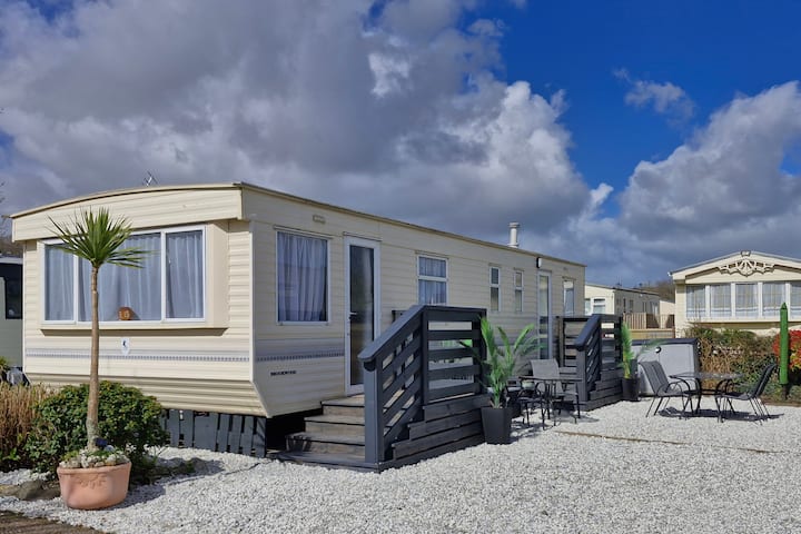 Palm Court - 3 Bed, Heated Pool, Parking, Nr Beach - Cornwall