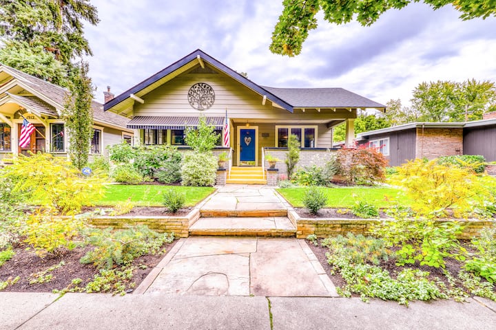 Historic Craftsman Yard, Patio & Fireplace - Boise, ID