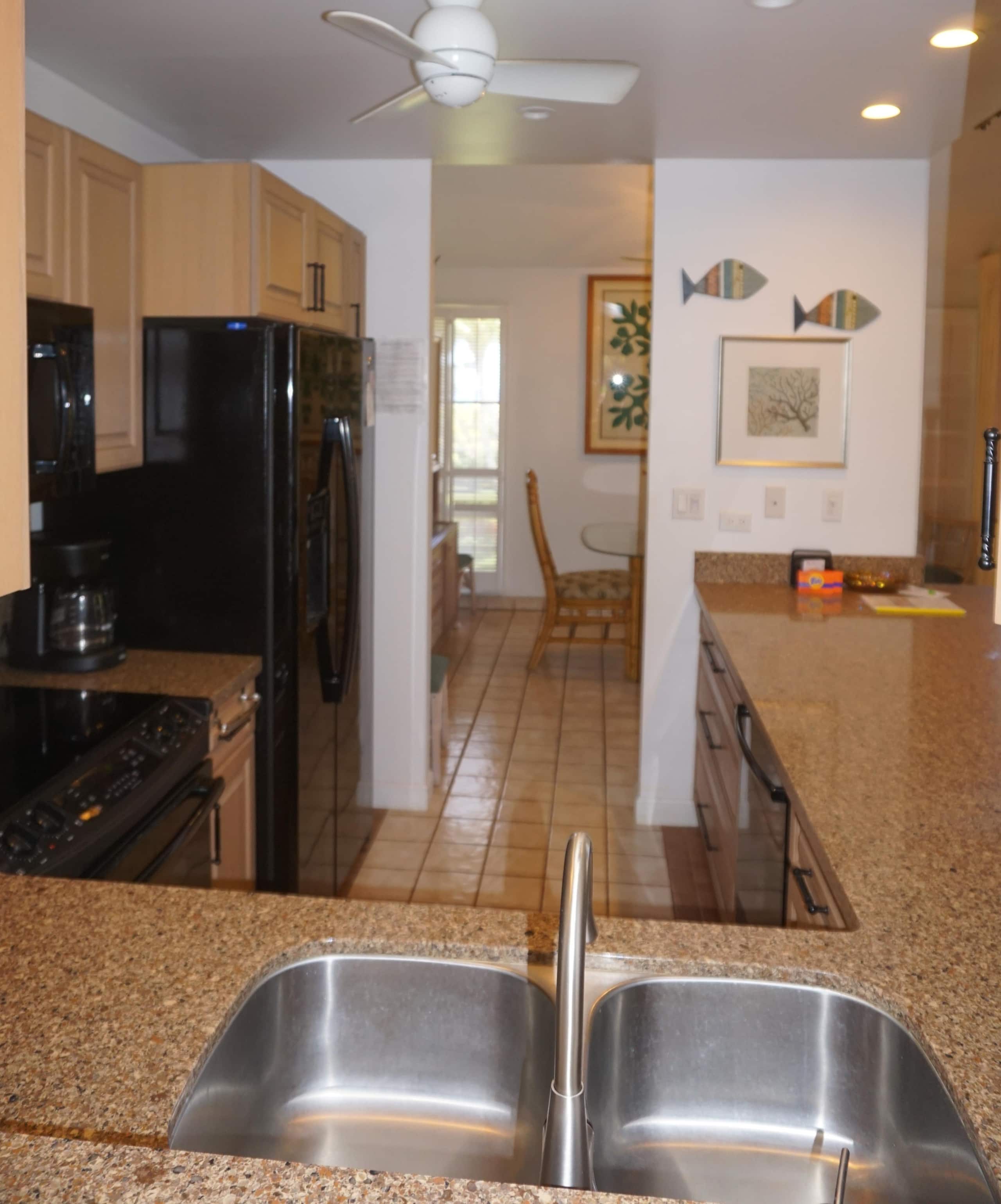 Condo in Kihei · ★4.6 · 2 bedrooms · 4 beds · 2 shared baths - Image 9