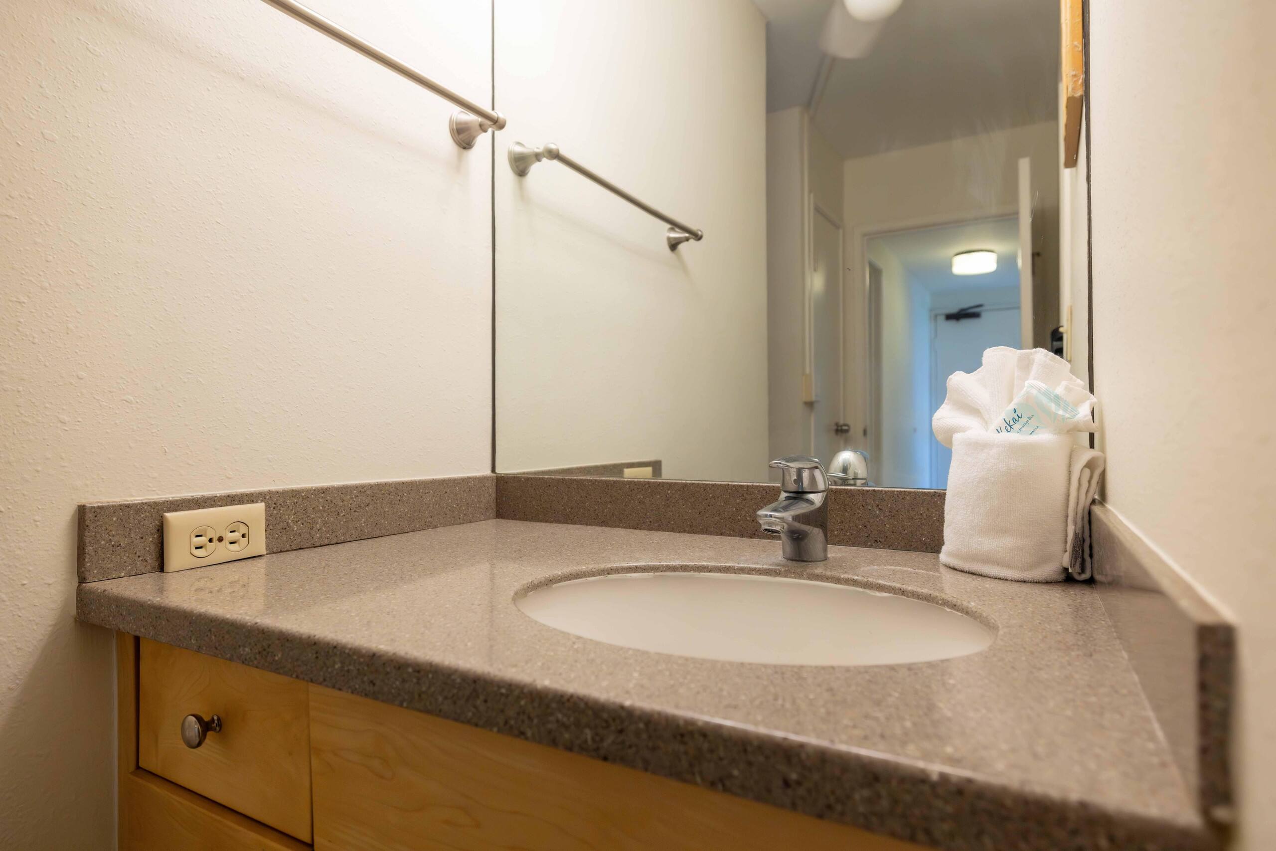 Condo in Kihei · ★4.71 · 2 bedrooms · 4 beds · 2 shared baths - Image 28