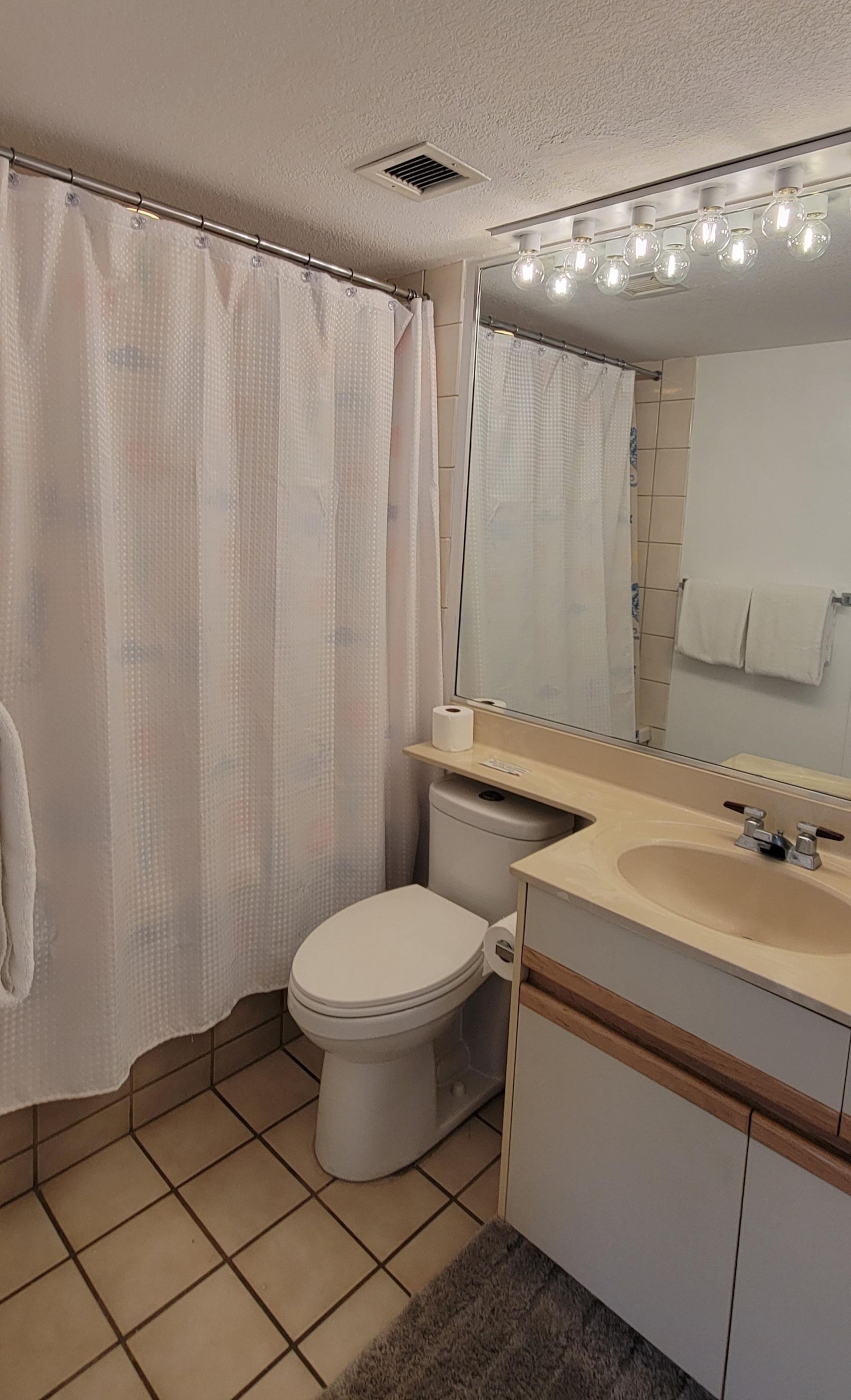 Condo in Kihei · ★4.32 · 1 bedroom · 2 beds · 2 private baths - Image 18