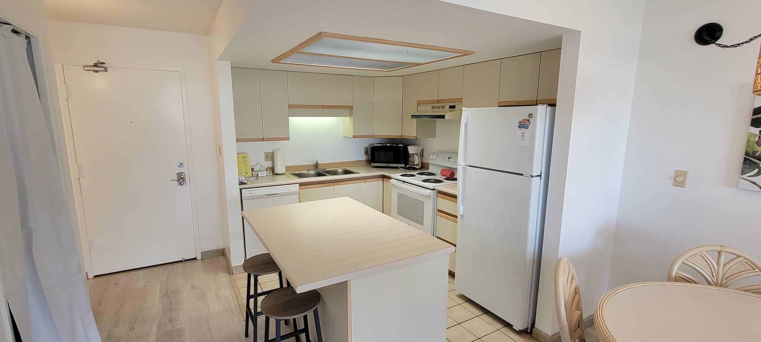 Condo in Kihei · ★4.32 · 1 bedroom · 2 beds · 2 private baths - Image 7