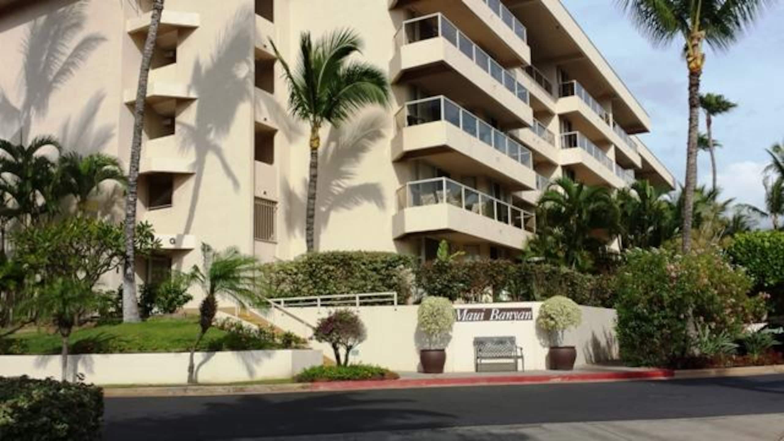 Condo in Kihei · ★4.32 · 1 bedroom · 2 beds · 2 private baths - Image 28