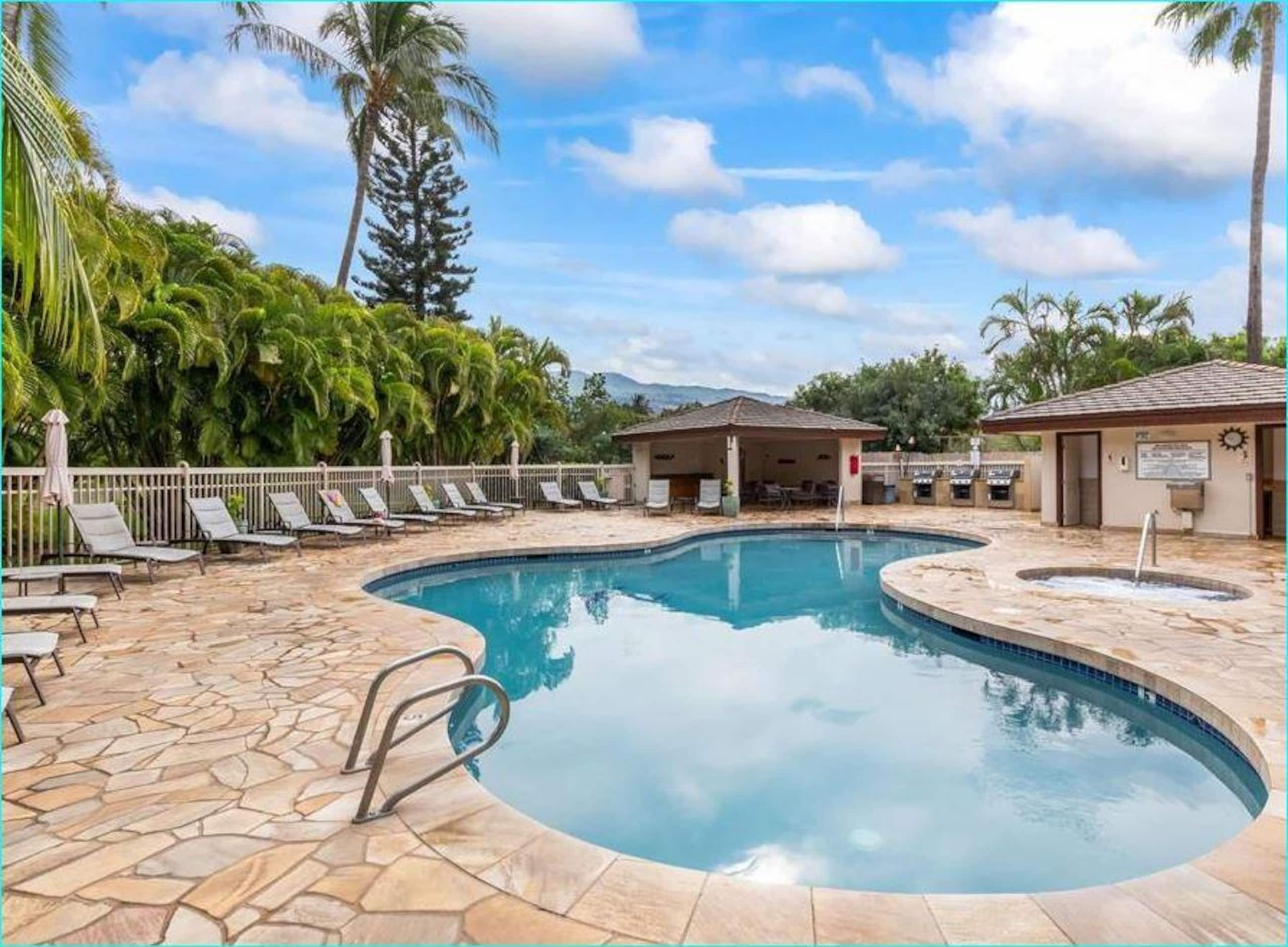 Condo in Kihei · ★4.32 · 1 bedroom · 2 beds · 2 private baths - Image 3
