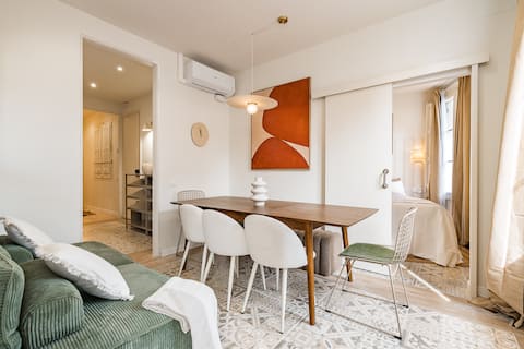 Top Airbnb: Lovely Apartment with Balcony in Sagrada Familia en Barcelona