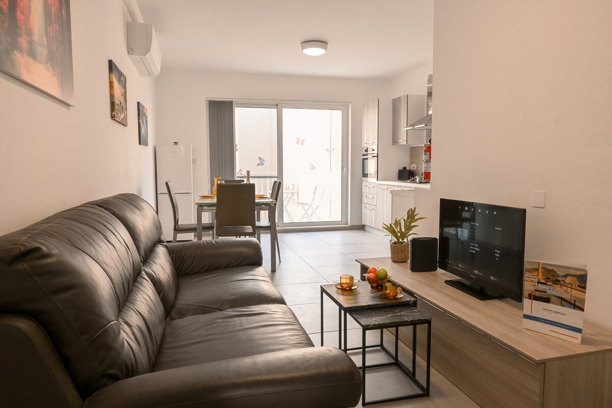 Camelia Seaview 1 Bd Apart In St Paul Bay