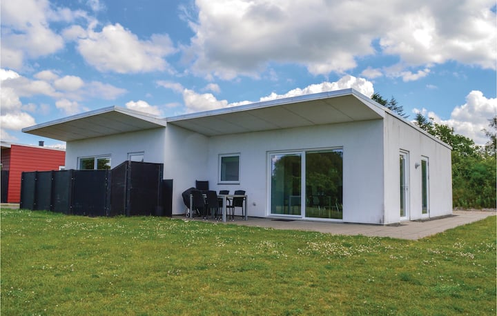 Beautiful Home In Ringkøbing With Wifi - Denmark